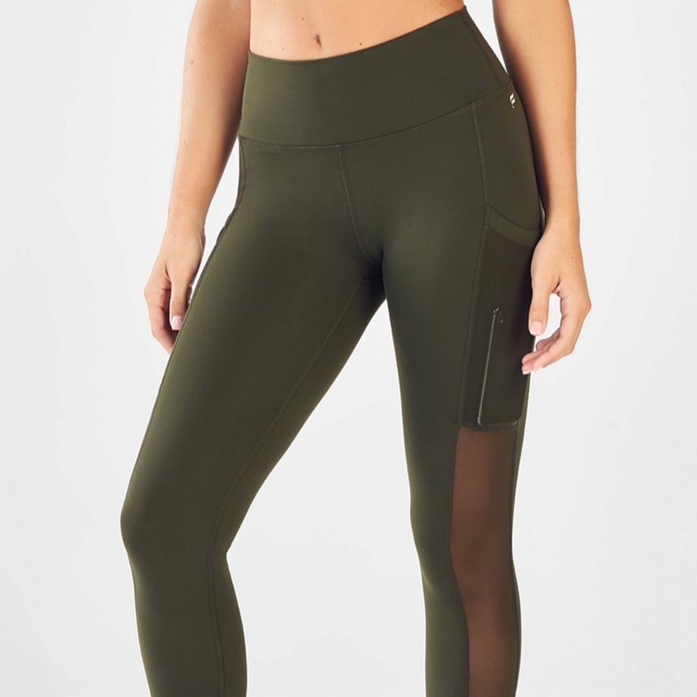 Fabletics Mila Highwaisted Pocket Legging